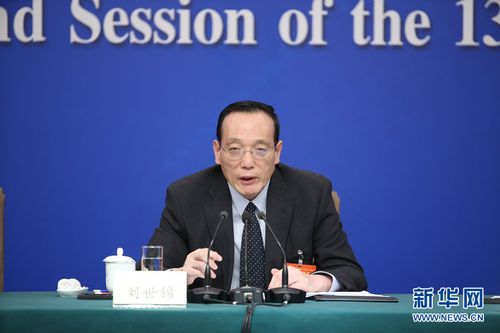 图为全国政协经济委员会副主任、国务院发展研究中心原副主任刘世锦。新华网 中国政府网 刘厦 摄