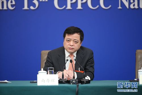 图为全国政协常委、全国工商联副主席、正泰集团董事长南存辉。新华网 中国政府网 刘厦 摄