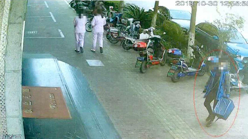 外卖员遭顾客外卖甩脸还投诉罚款 怒偷30个快递