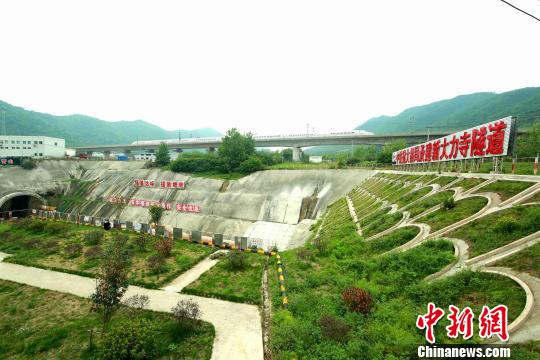 商合杭高铁大力寺隧道外观绿化。 张柏青/摄