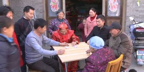 弟弟过百岁生日 102岁姐姐送红包上门祝寿