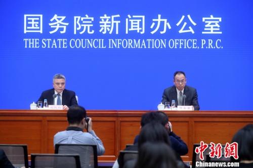 3月25日，中国国务院新闻办公室在北京举行国务院政策例行吹风会，中国国家医疗保障局副局长陈金甫介绍全面推进生育保险和职工基本医疗保险合并实施有关情况，并答记者问。<a target='_blank' href='http://www.chinanews.com/'>中新社</a>记者 张宇 摄