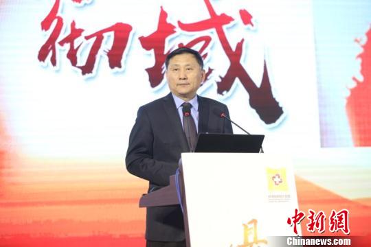 中国县域医院院长联盟执行主席、北京大学第一医院心内科和心脏中心主任霍勇表示，价值医学致力于打造平衡医疗费用和患者利益，以患者利益为导向的医学模式。　芊烨 摄