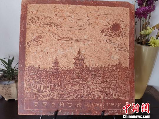 《美丽泉州古城》十分吸睛，展现了古老西街的人文缩影?！〕铝?摄