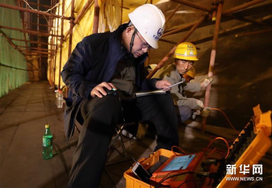 (社会)(2)四川乐山大佛正式“出关” 九曲栈道重新开放