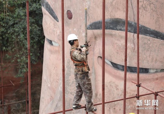 (社会)(4)四川乐山大佛正式“出关” 九曲栈道重新开放