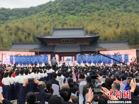 兰亭书法节绍兴开幕千人云集曲水畔重温兰亭经典