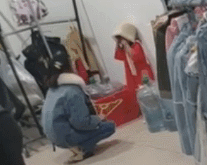 童模江湖:一天收入能上万 有童模为拍摄不上幼儿园