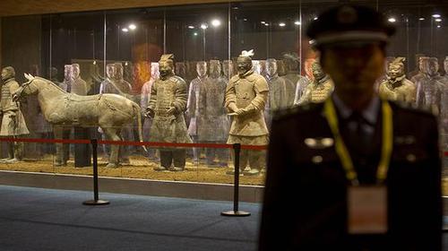 兵马俑手指在美被折断 用什么法律?；こ龉奈?