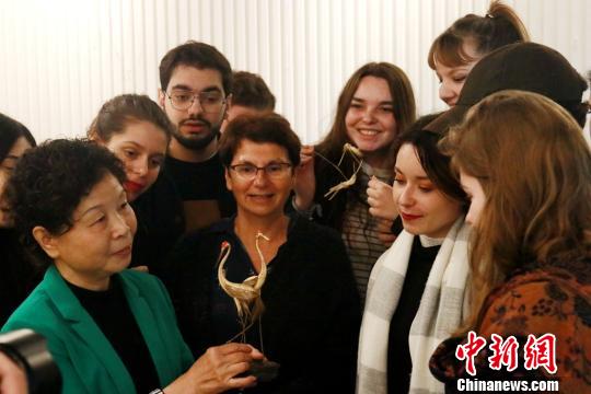 “民间工艺美术家”王文定：用棕编构造“动物世界”