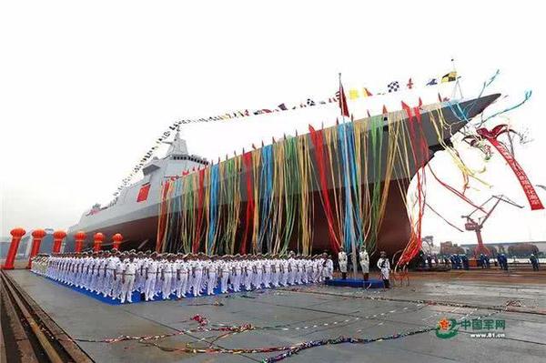万吨大驱下水 万吨大驱下水