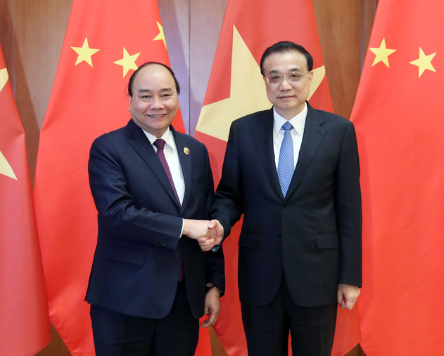 李克强会见越南总理阮春福 