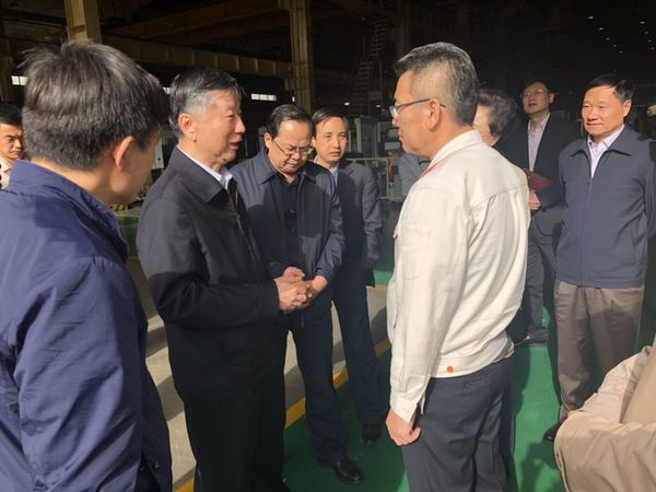 调研路上不停问。