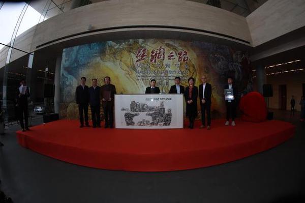 从丝绸之路的历史中汲取智慧:杨晓阳美术作品暨创作文献展启幕天津