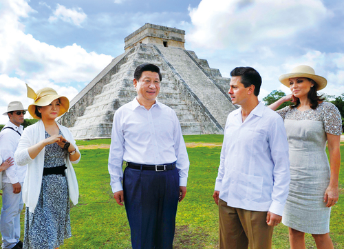 2013年6月6日，为推进中墨两个文明古国的文化交流，国家主席习近平应培尼亚总统邀请参观奇琴伊察玛雅文明遗址。 新华社记者 饶爱民 摄