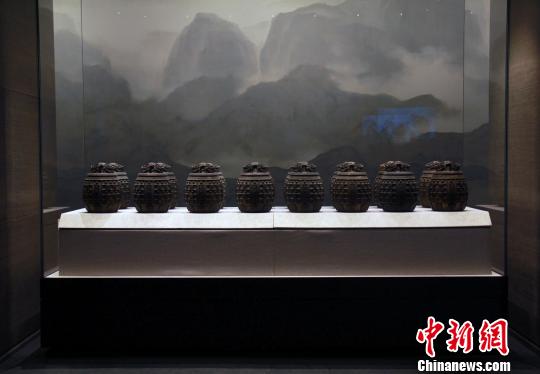 孔子博物馆拥有各类馆藏文物70万件?！⊥醴?摄