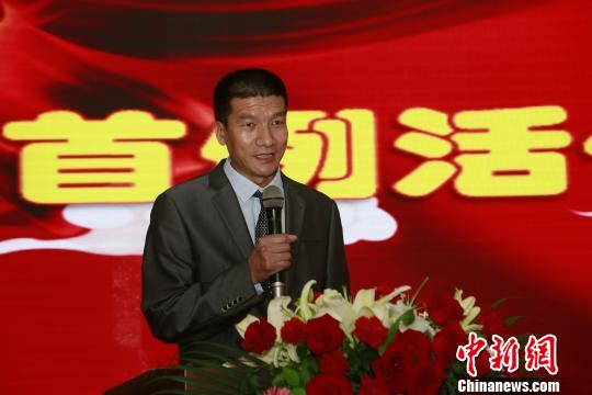 国内首例活体小肠移植换肠人杨锋发言致谢?！≌跑查?摄