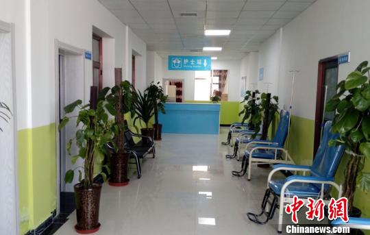 图为医院内部?！÷硇腋?摄