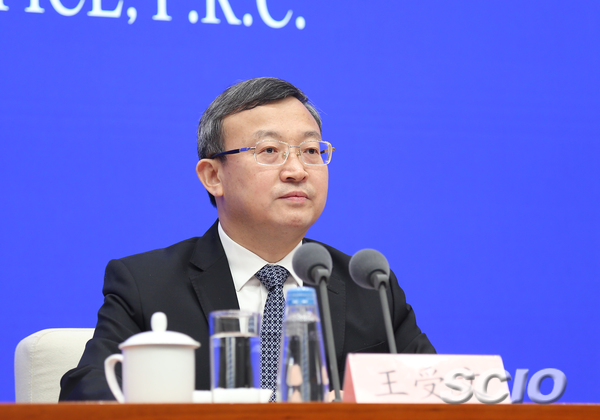 商务部副部长兼国际贸易谈判副代表王受文(张馨 摄) 商务部副部长兼国际贸易谈判副代表王受文(张馨 摄)