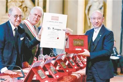 点击进入下一页