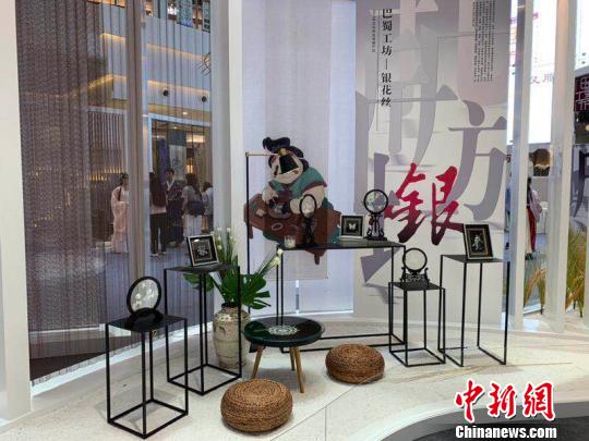 展览现场?！≈有?摄