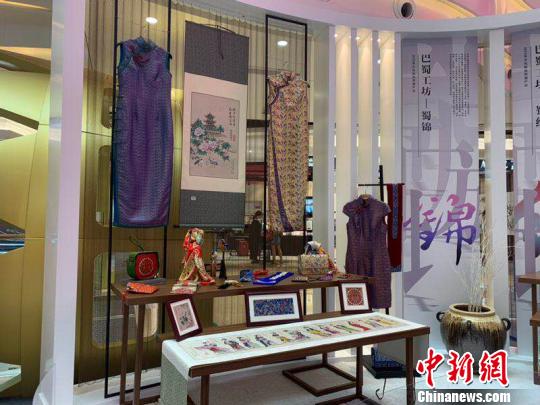 展览现场?！≈有?摄