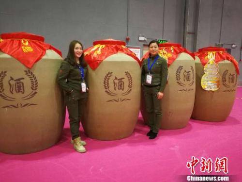 资料图：某糖酒会现场?！√乒蠼?摄