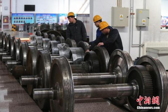 资料图：企业车间。<a target='_blank' href='http://www.chinanews.com/'>中新社</a>记者 贾天勇 摄