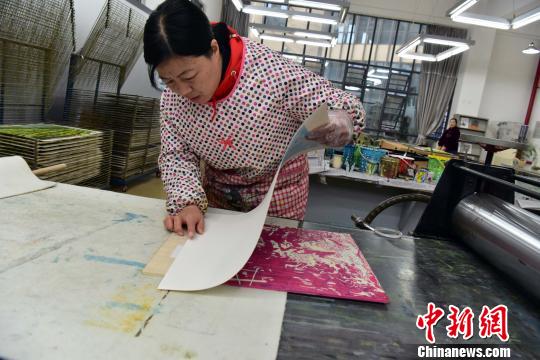 “古老”版画闽北出“彩”