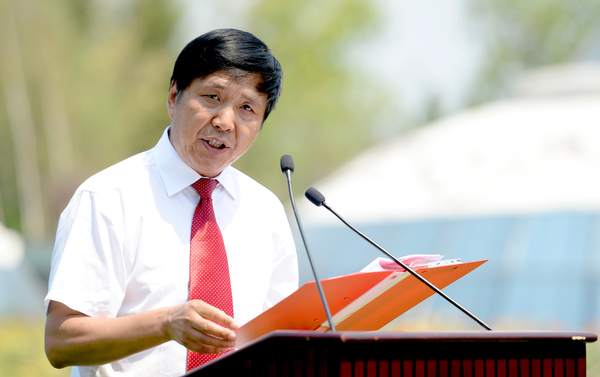 2阿拉善盟委委员、副盟长孙明泉致辞