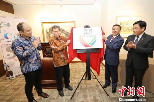 中国民俗文化亮相东盟秘书处陶醉东盟外交官（图）