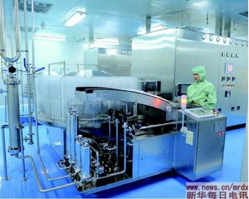 这是如今的新华制药生产车间。(资料片)