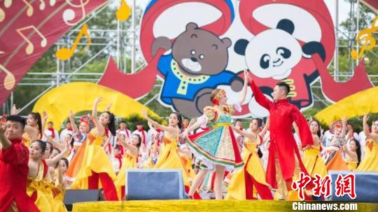 第十届中俄文化大集开幕现场。黑河市委宣传部供图