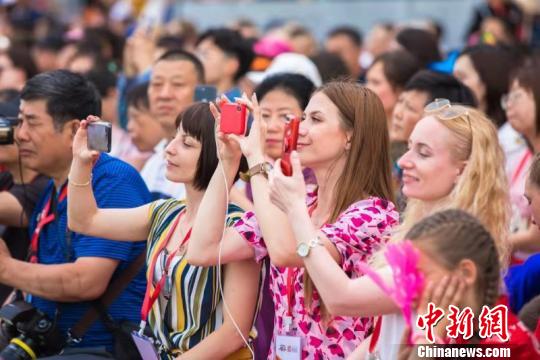 第十届中俄文化大集开幕现场。黑河市委宣传部供图