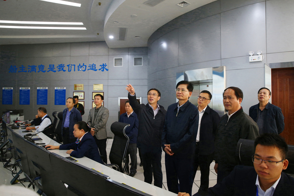 广西壮族自治区政协调研组在梧州市就积极融入粤港澳大湾区建设情况开展调研。 覃文宇 摄