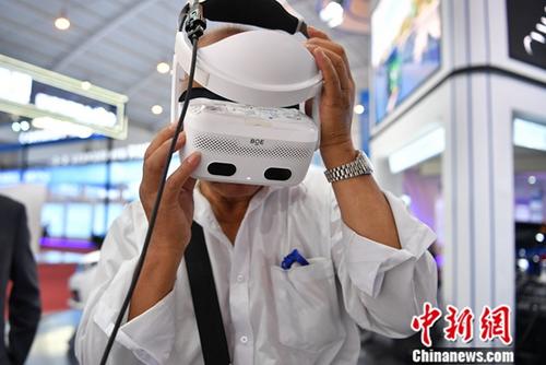 资料图：中国科技企业亮相展会。<a target='_blank' href='http://www.chinanews.com/'>中新社</a>记者 刘冉阳 摄