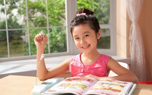 点击查看大图 “点读机女孩”高君雨高考成绩曝光 超本科录取线163分