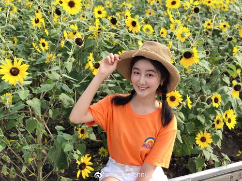 点击查看大图 “点读机女孩”高君雨高考成绩曝光 超本科录取线163分