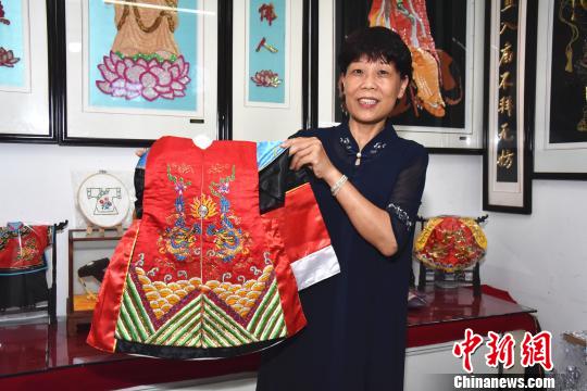 闽南“绣娘”50年坚守“阿嬷手艺”引来印尼学徒