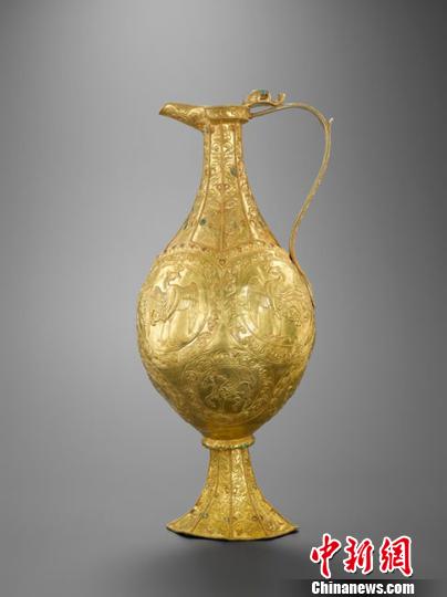 图为来自普利兹克基金会收藏的金胡瓶展品。敦煌研究院供图