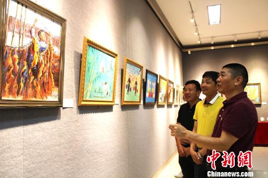 农民油画展演绎闽东“文化扶贫”故事