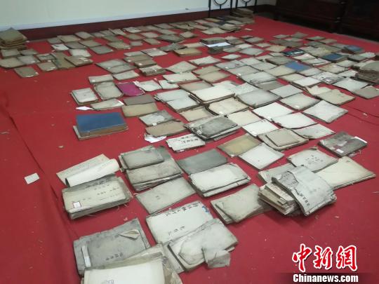 山东省图书馆内的部分医学类古籍书。　孙婷婷 摄