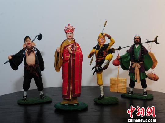白春雨制作的《西游记》面塑 刘栋 摄 白春雨制作的《西游记》面塑 刘栋 摄