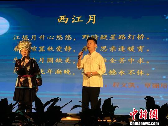 图为朗诵会现场?！〕虑锵?摄