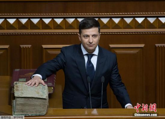 资料图:乌克兰总统泽连斯基。 点击进入下一页