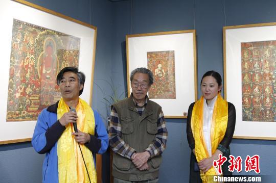 图为主创者高志勇讲述创作经历。　赵朗 摄