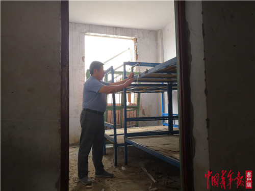 学生宿舍水泥一捏就碎续:水泥流向查明 索赔待定