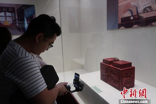 点击进入下一页