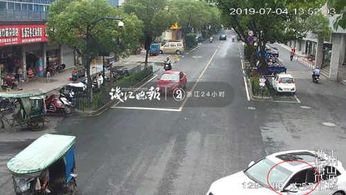 监控显示为黑衣男子驾驶.png 监控显示为黑衣男子驾驶.png