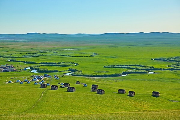 内蒙古乌拉盖草原  摄影:王冠聪 内蒙古乌拉盖草原  摄影:王冠聪